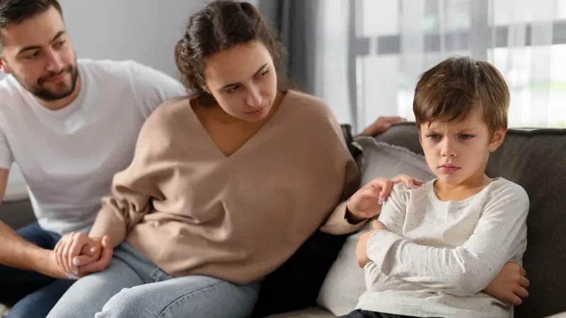 Ребёнок против родителя: можно ли разорвать отношения официально?
