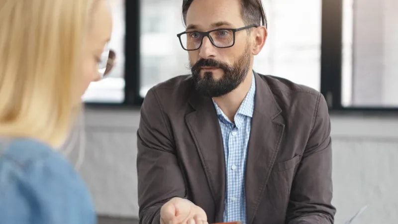 Больничный, декрет и выплаты: как работает социальная защита работников