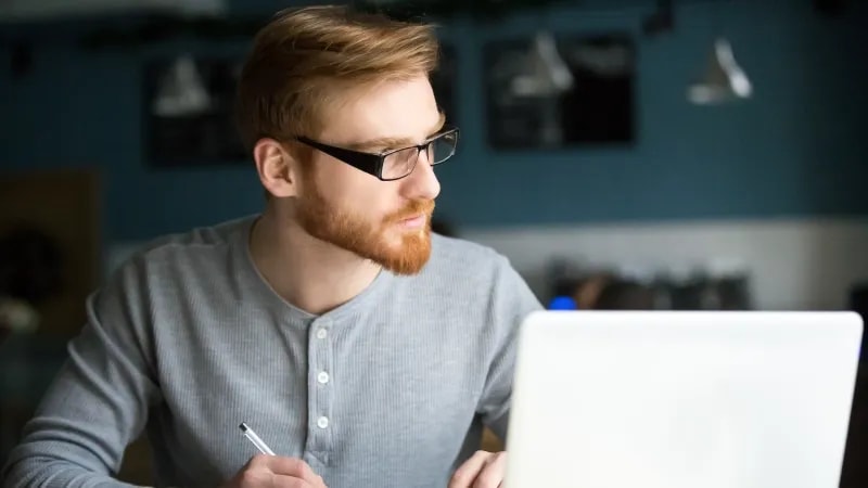 Финансовый уполномоченный по ОСАГО: как обратиться и что он решает