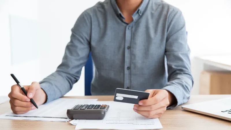 Спор с Газпромбанком: когда можно подать жалобу и куда обращаться