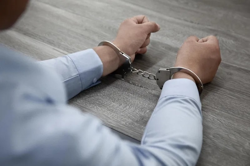 Увольнение за преступление: всё об увольнении по приговору суда