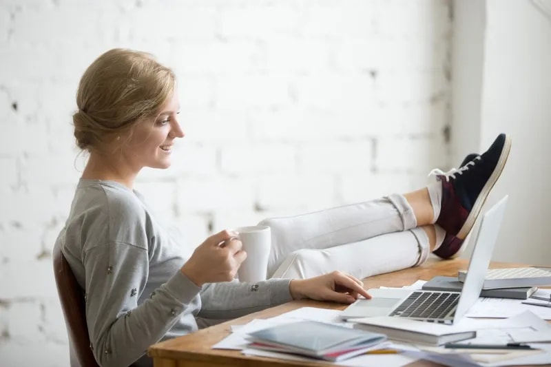 Как оплачивается простой по вине работодателя?