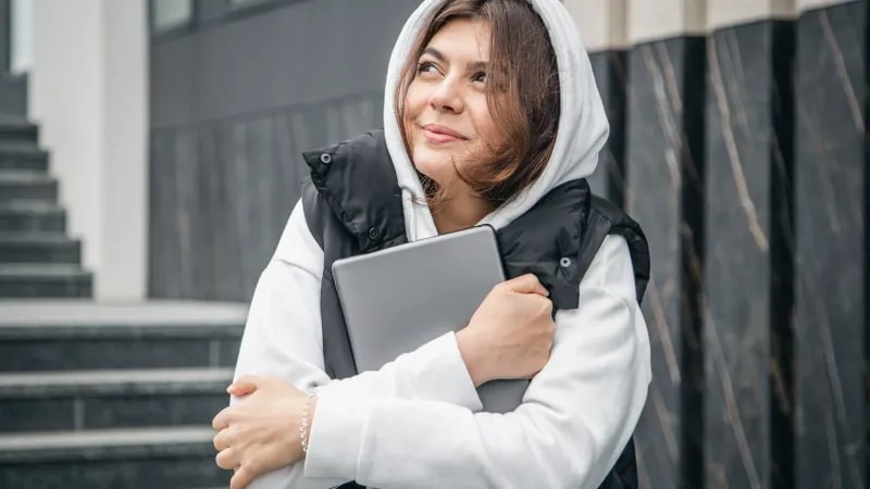 Со скольки лет можно жить одному